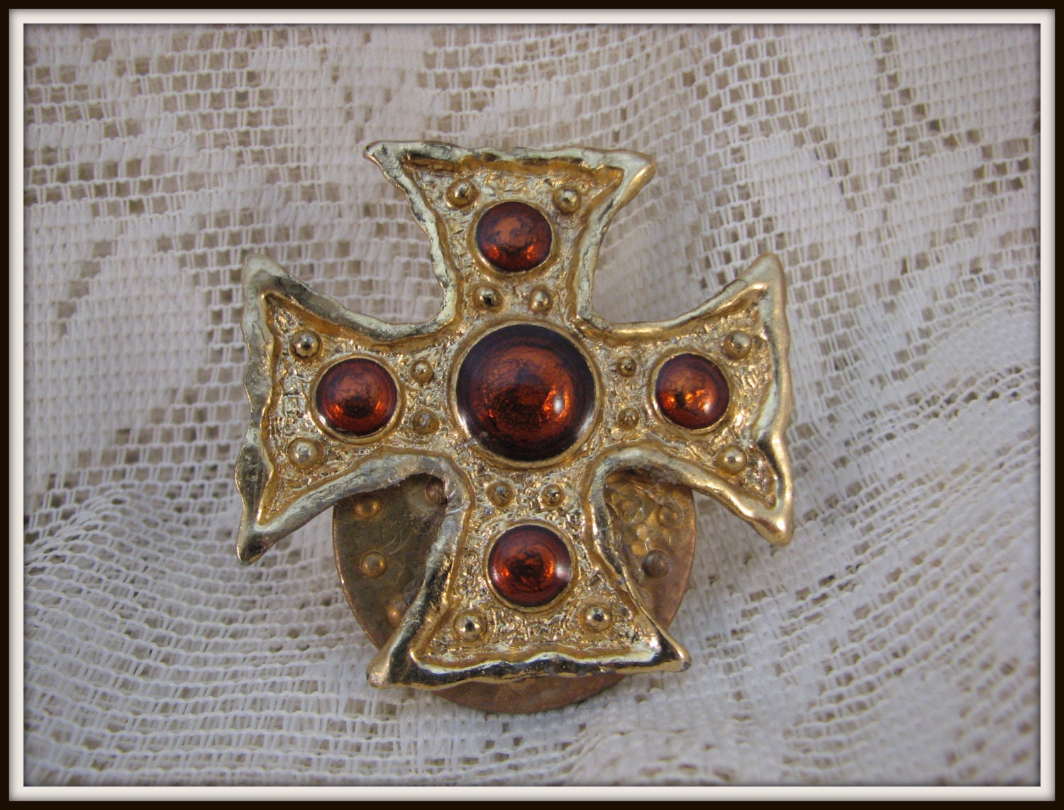 Buried Treasure Gold Und Rotes Kreuz Clip Uhr Geschenk von LavenderLaceCeltic