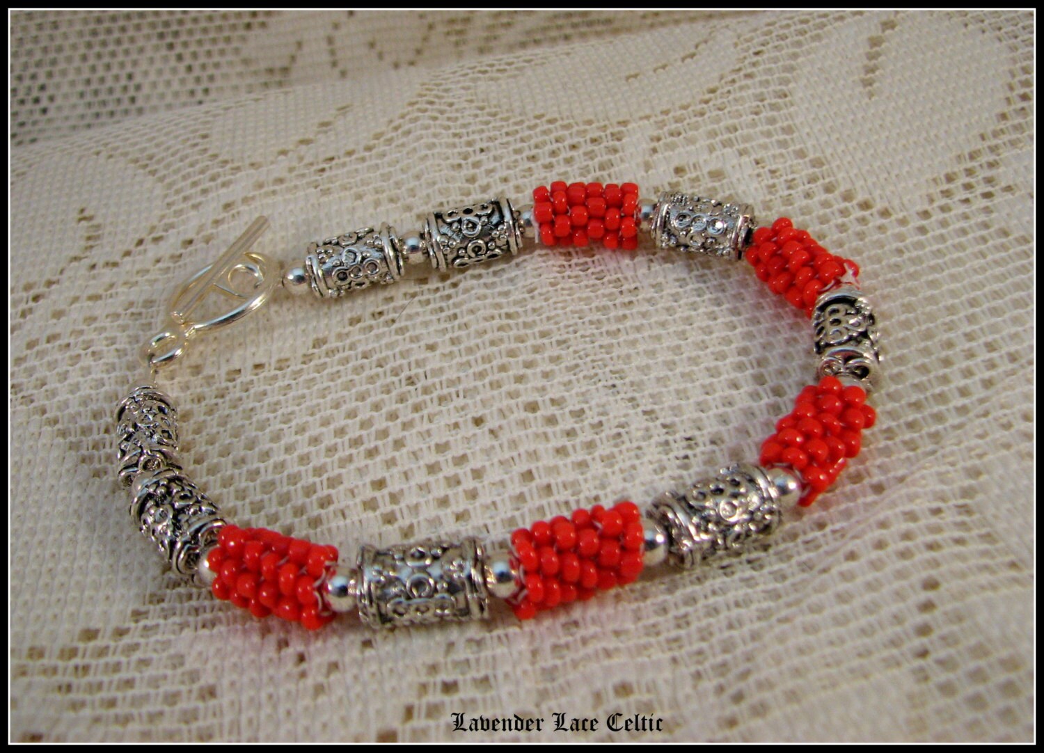 Orange Hand Perlen Armband Geschenk von LavenderLaceCeltic
