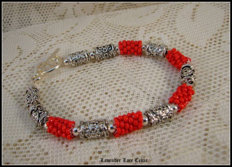Orange Hand Perlen Armband Geschenk von LavenderLaceCeltic