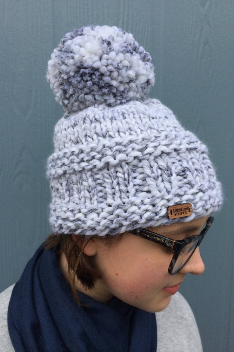 Olivia Pompon Beanie Olivia Pompon Beanie von LavenderLambKnits