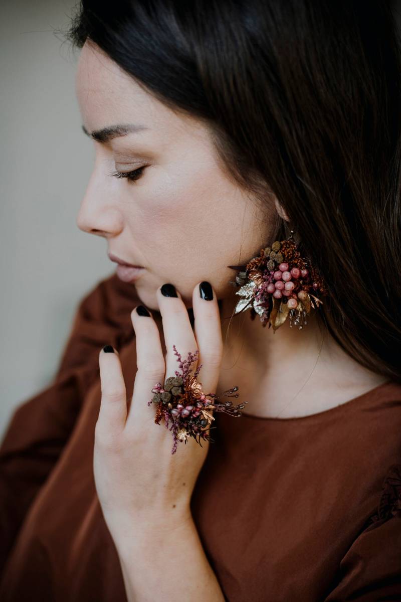 Maria | Blumenring Mit Zarten Rosa/Burgunder-Tönen Und Glitzernden Details Konservierte Blumen Ring Für Die Braut Boho-Ring von LaviAccessories