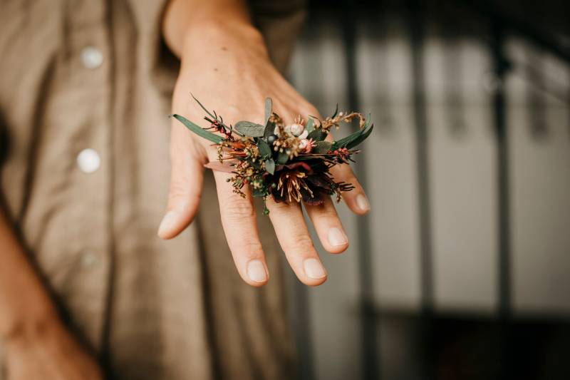 Sheridin Ring | Dunkler Burgund Blaurost Cremetöne Mit Konserviertem Eukalyptus/Floraler Ehering Für Die Braut Brautschmuck Boho Sheridin Ring | Dunkler Burgund Blaurost Cremetöne Mit Konserviertem Eukalyptus/Floraler Ehering Für Die Braut Brautschmuck Boho von LaviAccessories