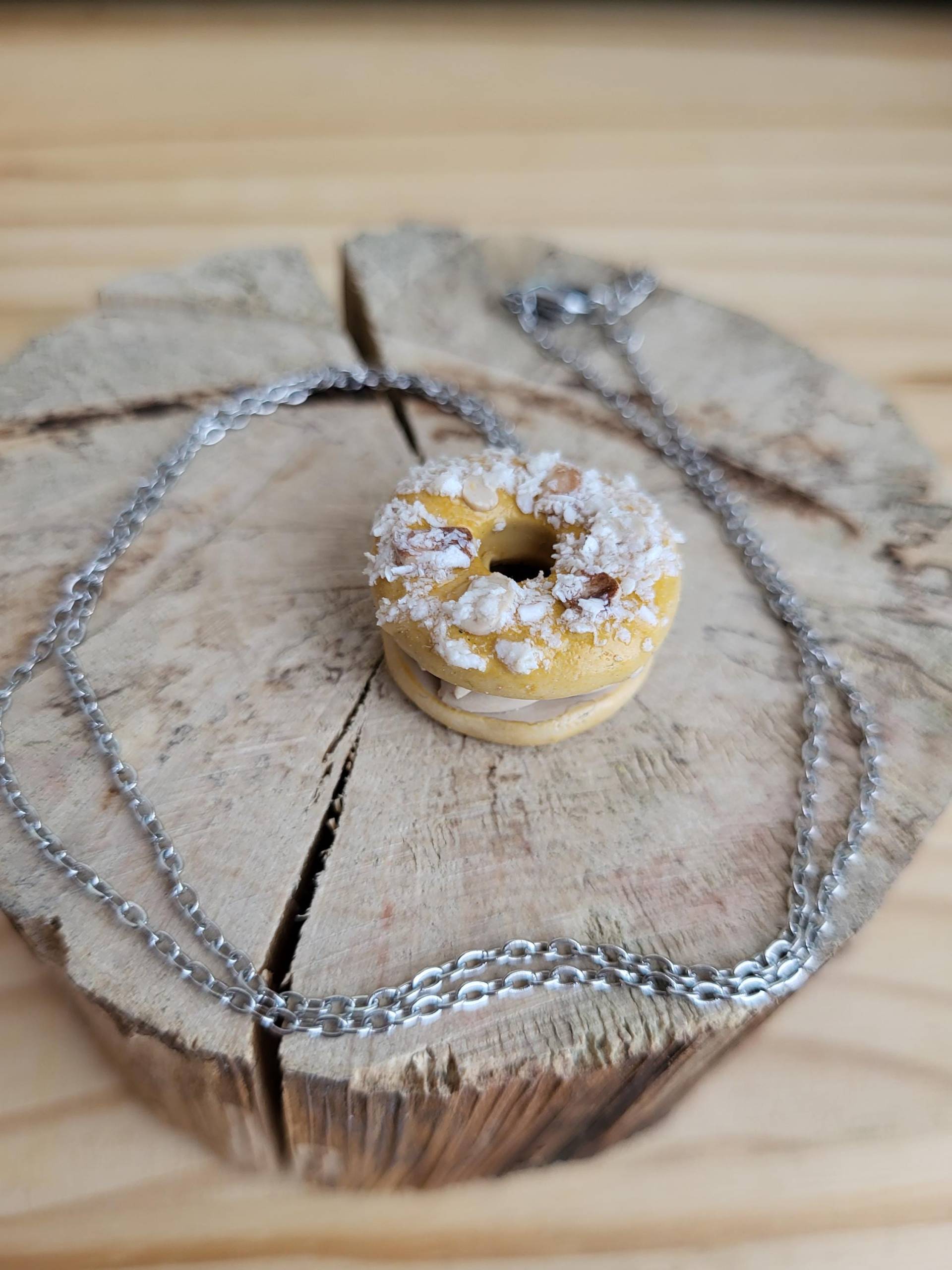 Miniatur-Paris-Brest-Gourmandise-Halskette Miniatur-Paris-Brest-Gourmandise-Halskette von Lavieenfimo