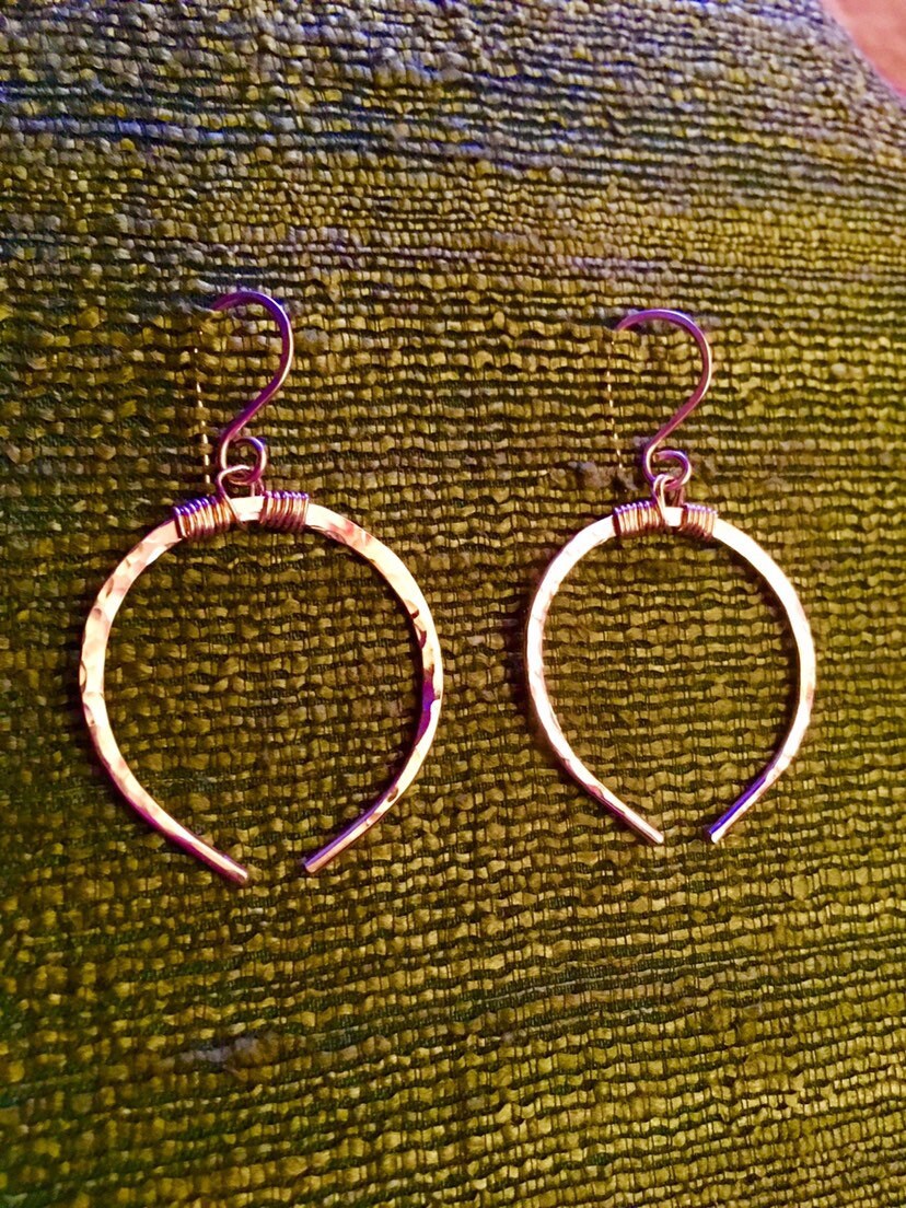 Gold Mond Halbmond Ohrringe Gold Mond Halbmond Ohrringe von LaviniaJDesigns