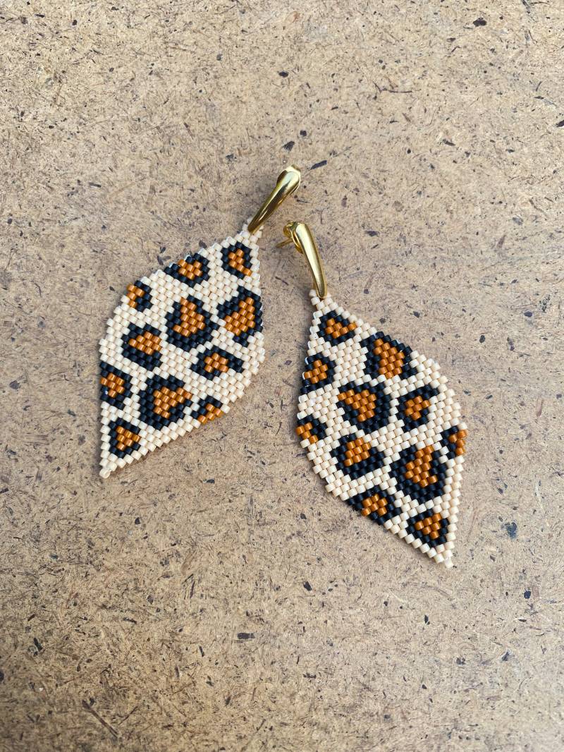 Handgemachte Leopard Gemusterte Miyuki Ohrringe, Baumeln Ohrringe von LaviniaMiyukiStore