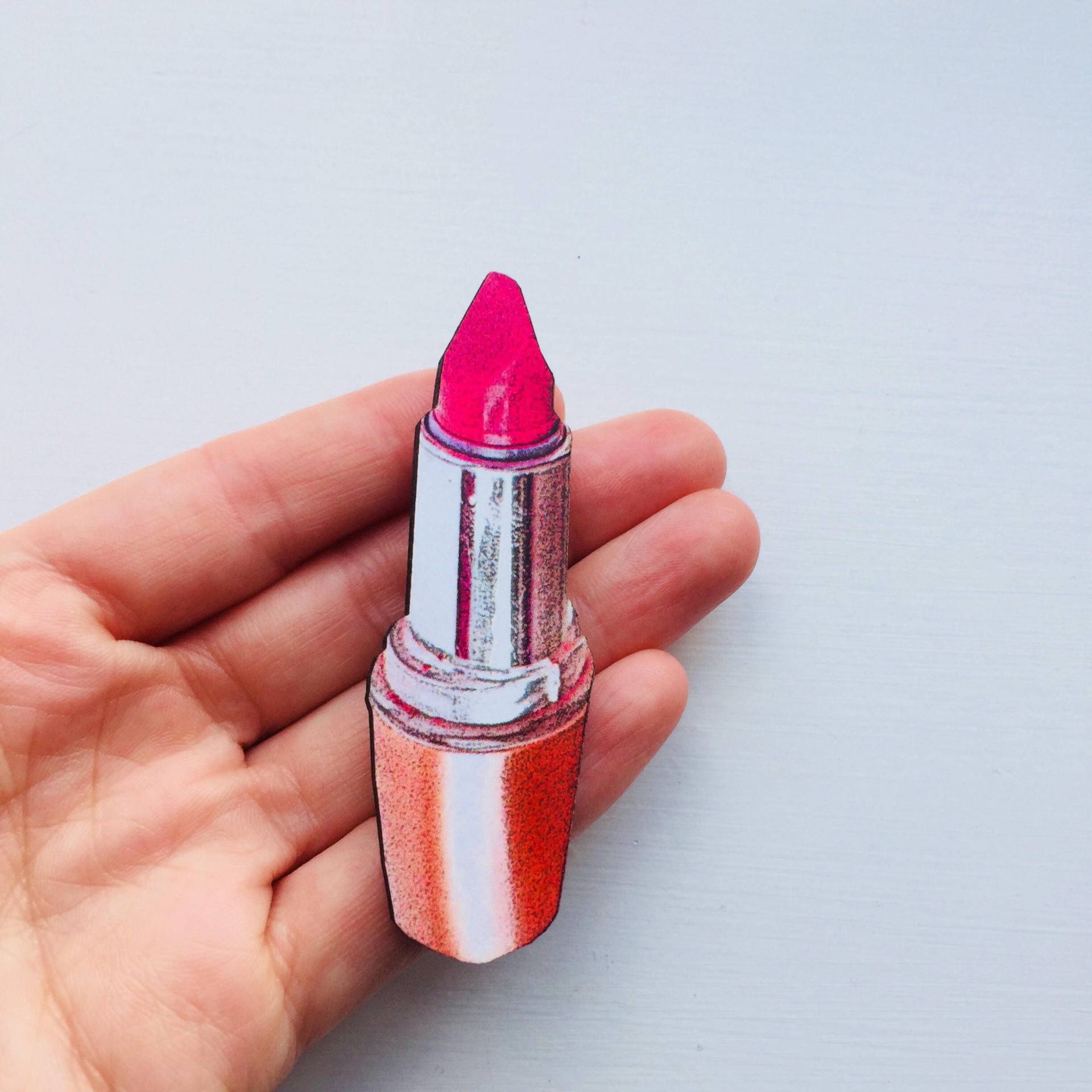 Pfirsich Und Rosa Lippenstift Brosche Make Up Pin Geburtstag Holz Geschenk Für Stocking Filler Stuffer Schmuck Retro Kragen von LaviniasTeaParty