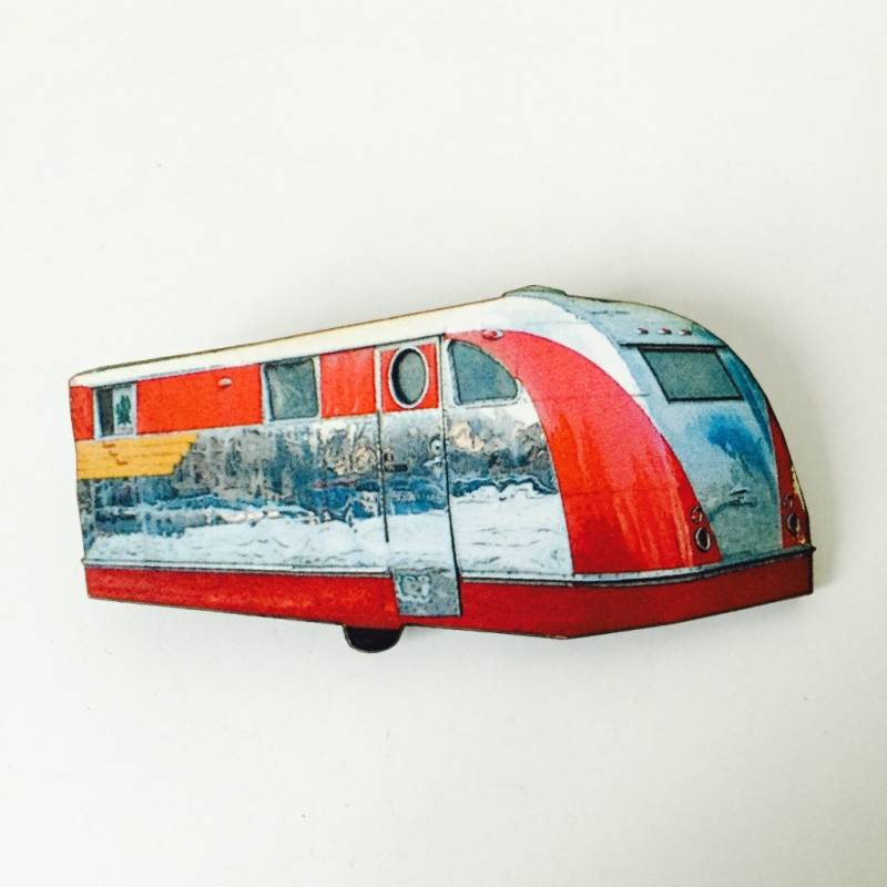 Rot Und Silber Wohnwagen Retro Caravaning Camping Strand Meer Holz Brosche Geburtstagsgeschenk Geschenk Einzigartig Für Sie Ihn von LaviniasTeaParty