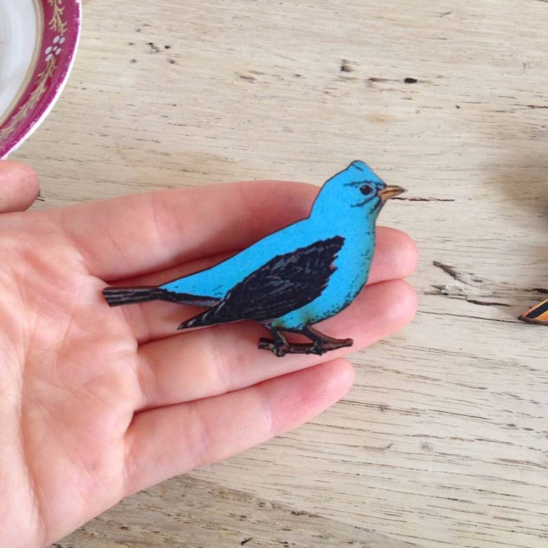 Türkis Blau Und Schwarz Vogel Holz Brosche Pin Fliegen Vögel Wald Geschenk Wächter Wildlife Natur Geburtstag Für Sie Kleines Weihnachten von LaviniasTeaParty