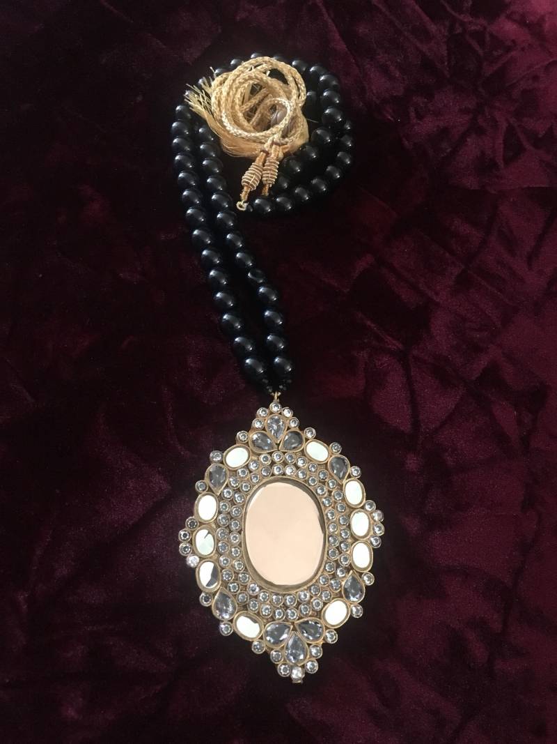 Schwarz-Anweisung Halskette von LavishbyMahvish