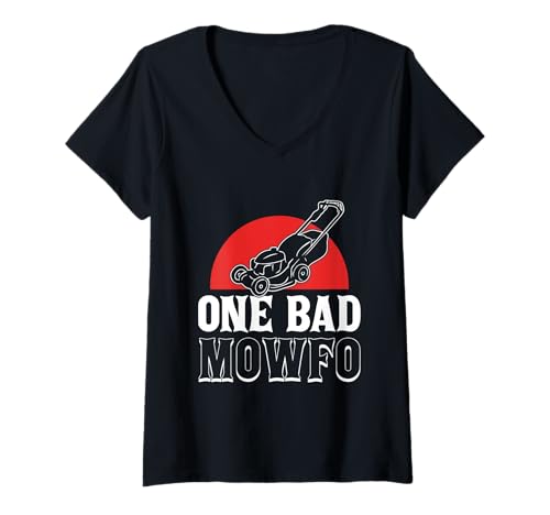 Damen One Bad Mowfo Funny Lawn Mowing Design T-Shirt mit V-Ausschnitt Damen One Bad Mowfo Funny Lawn Mowing Design T-Shirt mit V-Ausschnitt von Lawn Care Mowing Humor Yard Men Women Kids