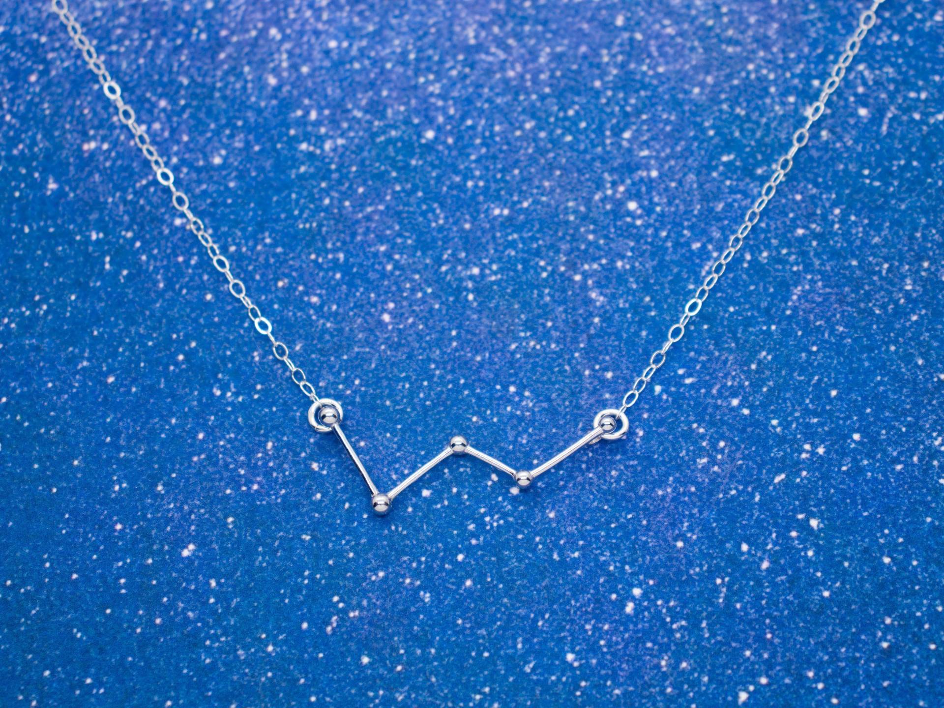 Kassiopeia Halskette, Sternbild Anhänger, Astronomie Geschenk, 3D Gedruckter Schmuck Für Astronomie-Liebhaber Kassiopeia Halskette, Sternbild Anhänger, Astronomie Geschenk, 3D Gedruckter Schmuck Für Astronomie-Liebhaber von LayersByDesign