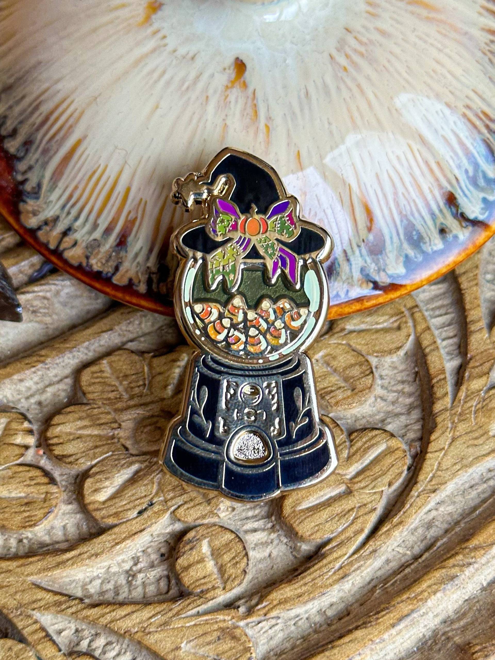 Candy Mais Spender. Pin Aus Emaille. Emaille Pin. Witchy Zuckermais. Anstecker. Pins. Glitzer. Stifte Gesetzt. Halloweens von LaylaAshtarShrine