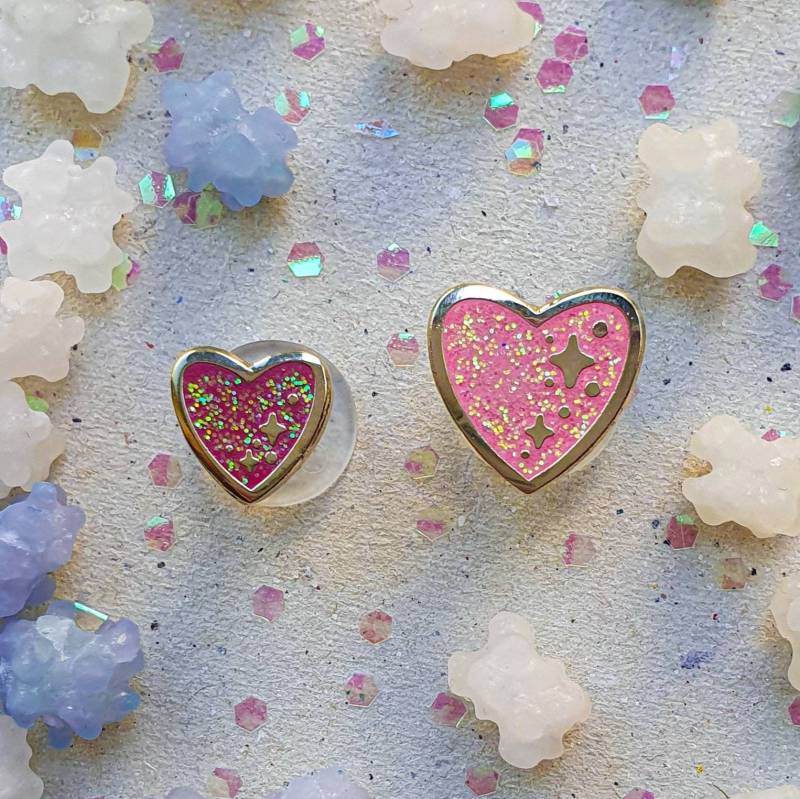 Herzen Minis Set. Emaille Pin. Glitzer Pinnwandfüller. St. Valentin Herzen. Mini Stifte Set. Goldemail. Herz Herzen Minis Set. Emaille Pin. Glitzer Pinnwandfüller. St. Valentin Herzen. Mini Stifte Set. Goldemail. Herz von LaylaAshtarShrine