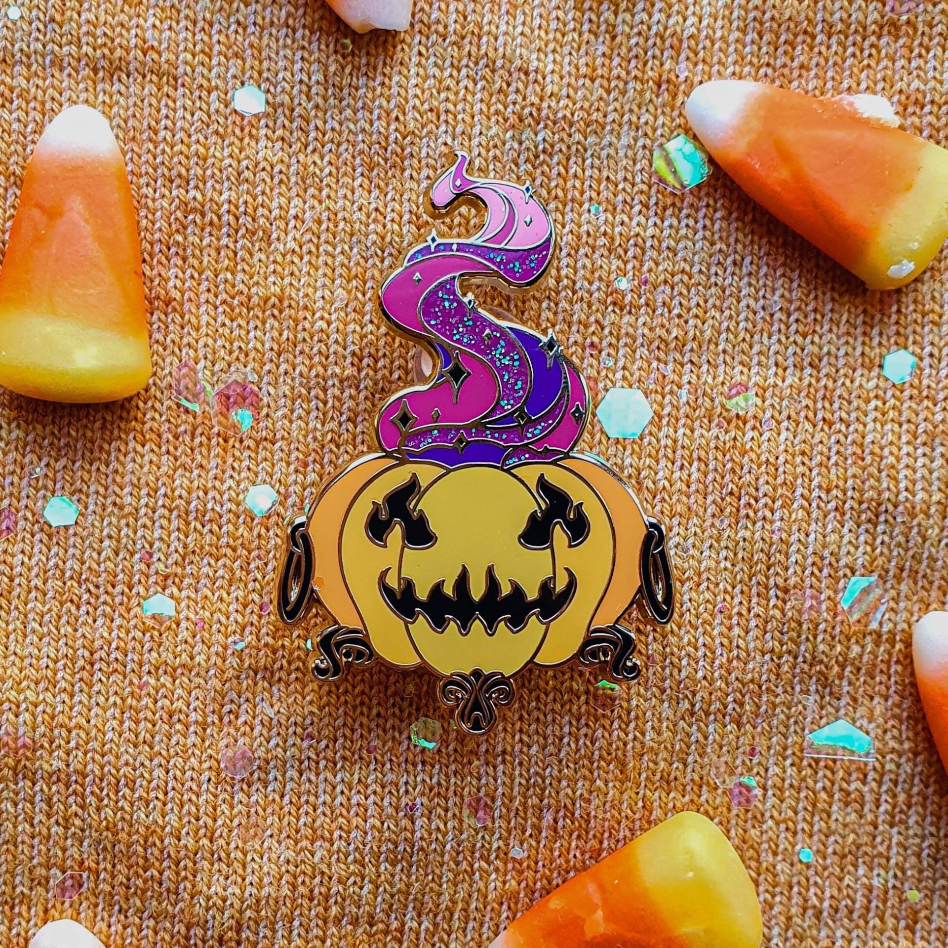 Lila Variante Kürbis Kessel, Halloween Emaille Pin. Lila Glitzer. Grusel Witchy Accessoires. Anstecknadel. Wicca von LaylaAshtarShrine