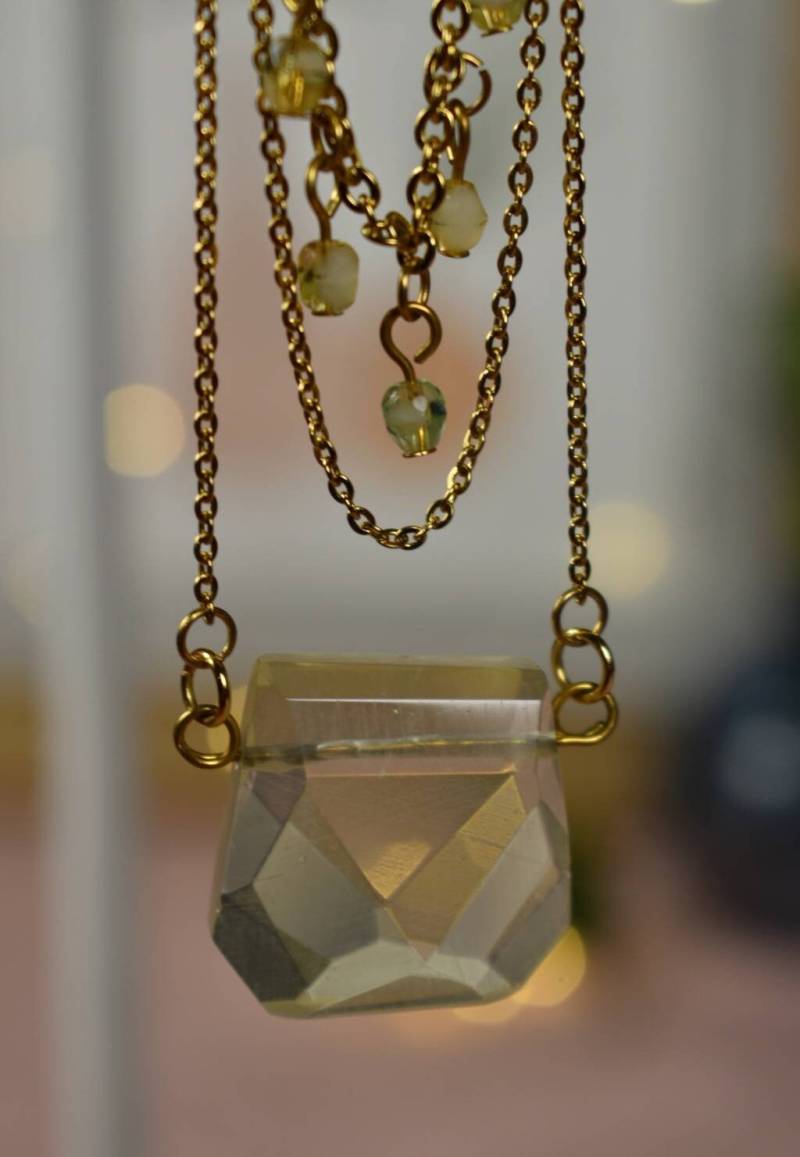 Zitronenquarz Und Glasperlen Bib Halskette, Gold Edelstahl Zitronenquarz Und Glasperlen Bib Halskette, Gold Edelstahl von LaylaRox