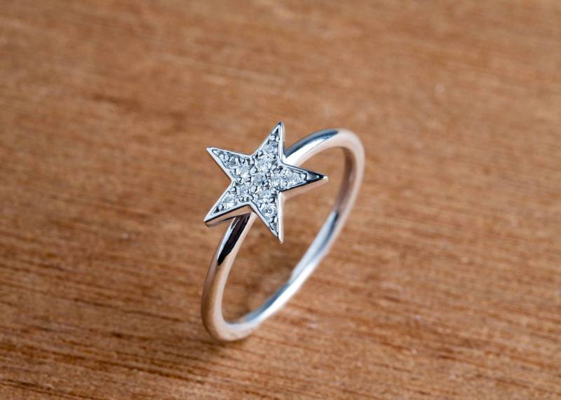 Cz-Star Ring, 925 Sterling Silber Cz-Star Ring, 925 Sterling Silber von LazarevicJewelry