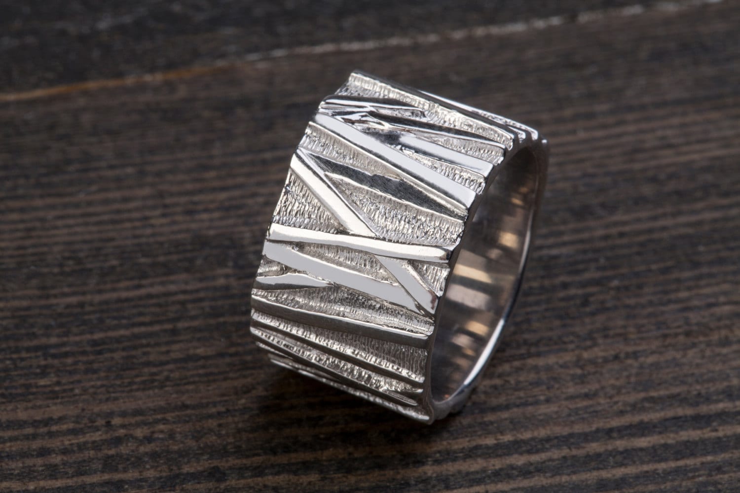 Ein Moderner Bandring, Unisexring, 925 Sterling Silber, 13 Mm Breit Ein Moderner Bandring, Unisexring, 925 Sterling Silber, 13 Mm Breit von LazarevicJewelry