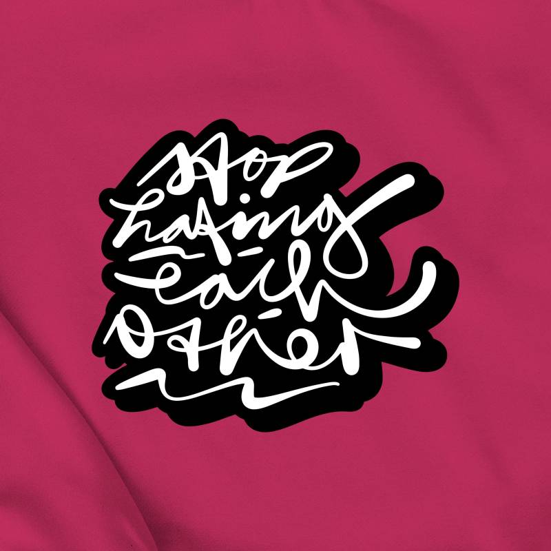 stop Hating Each Other - Bügelbild | Graffiti Spruch Aufbügeln Zu Hause Shirt Design Gegen Nazis Rechts Demo stop Hating Each Other - Bügelbild | Graffiti Spruch Aufbügeln Zu Hause Shirt Design Gegen Nazis Rechts Demo von LazorRocks