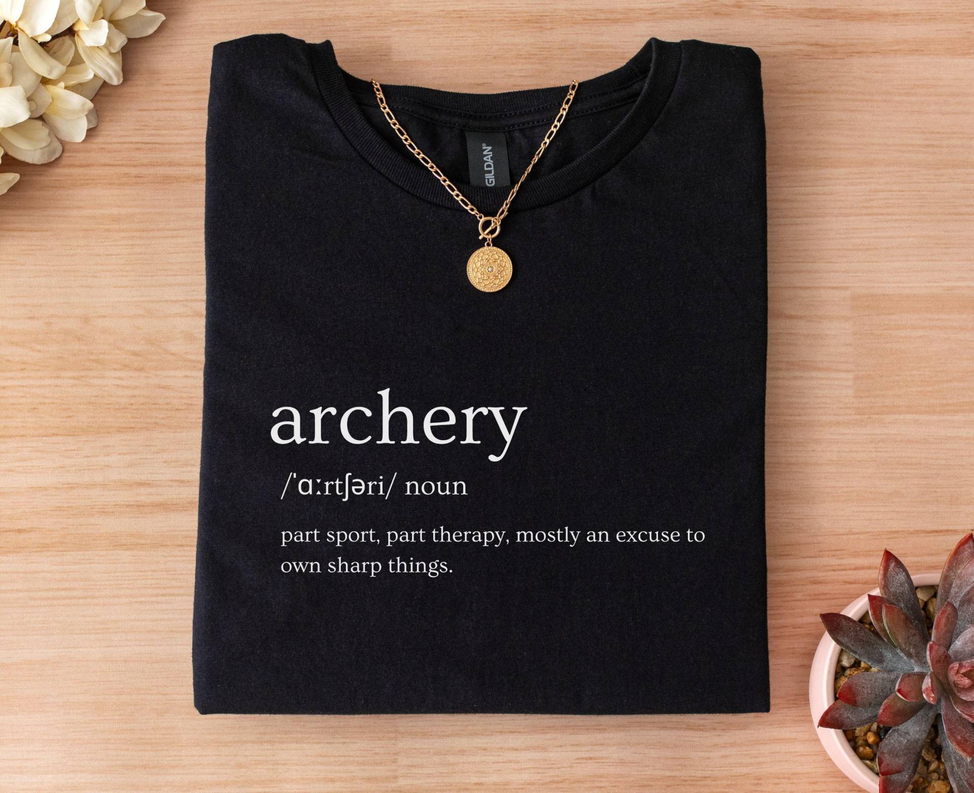 Archery Definition Shirt - Lustiges T-Shirt Im Wörterbuch-stil Für Bogenschützen von LazyBlackSheep