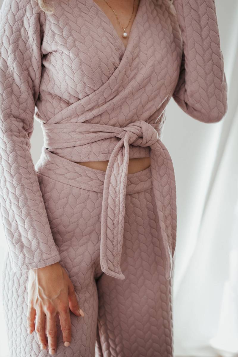 Gestricktes Crop Top, Langarm Wickeltop von LazyGirlLingerie