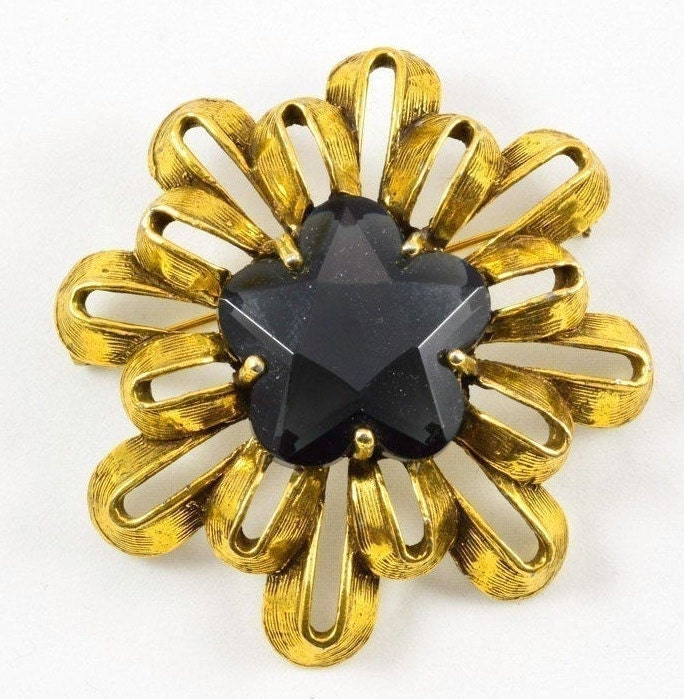 Antike Goldfarbene Amethystglas Brosche - 1940Er Jahre Floral Pin Antike Goldfarbene Amethystglas Brosche - 1940Er Jahre Floral Pin von LeBelVintageJewelry