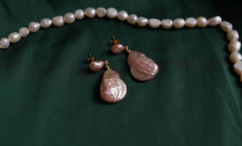 Rosé Barockperlen Ohrringe - Echte Süßwasserperlen Vintage Luxus Schmuck Gold Old Money 60Er Stil Elegant von LeBijouClassique