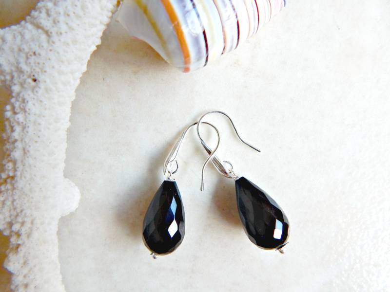 Ohrringe Aus 925Er Silber Mit Facettiertem Onyx Ohrringe Aus 925Er Silber Mit Facettiertem Onyx von LeBijouVoyageur