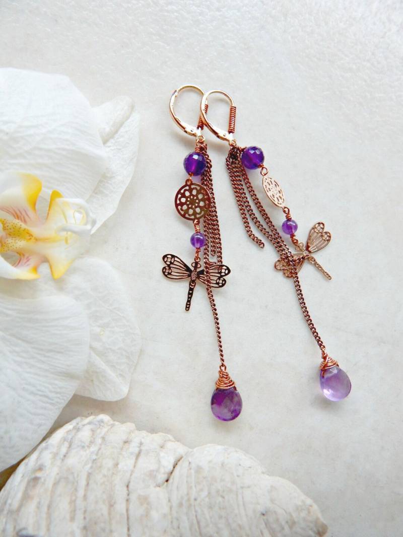 Ohrringe Aus Verkupfertem Messing Und Kupfer Mit Amethysten Libellenmotiv Ohrringe Aus Verkupfertem Messing Und Kupfer Mit Amethysten Libellenmotiv von LeBijouVoyageur