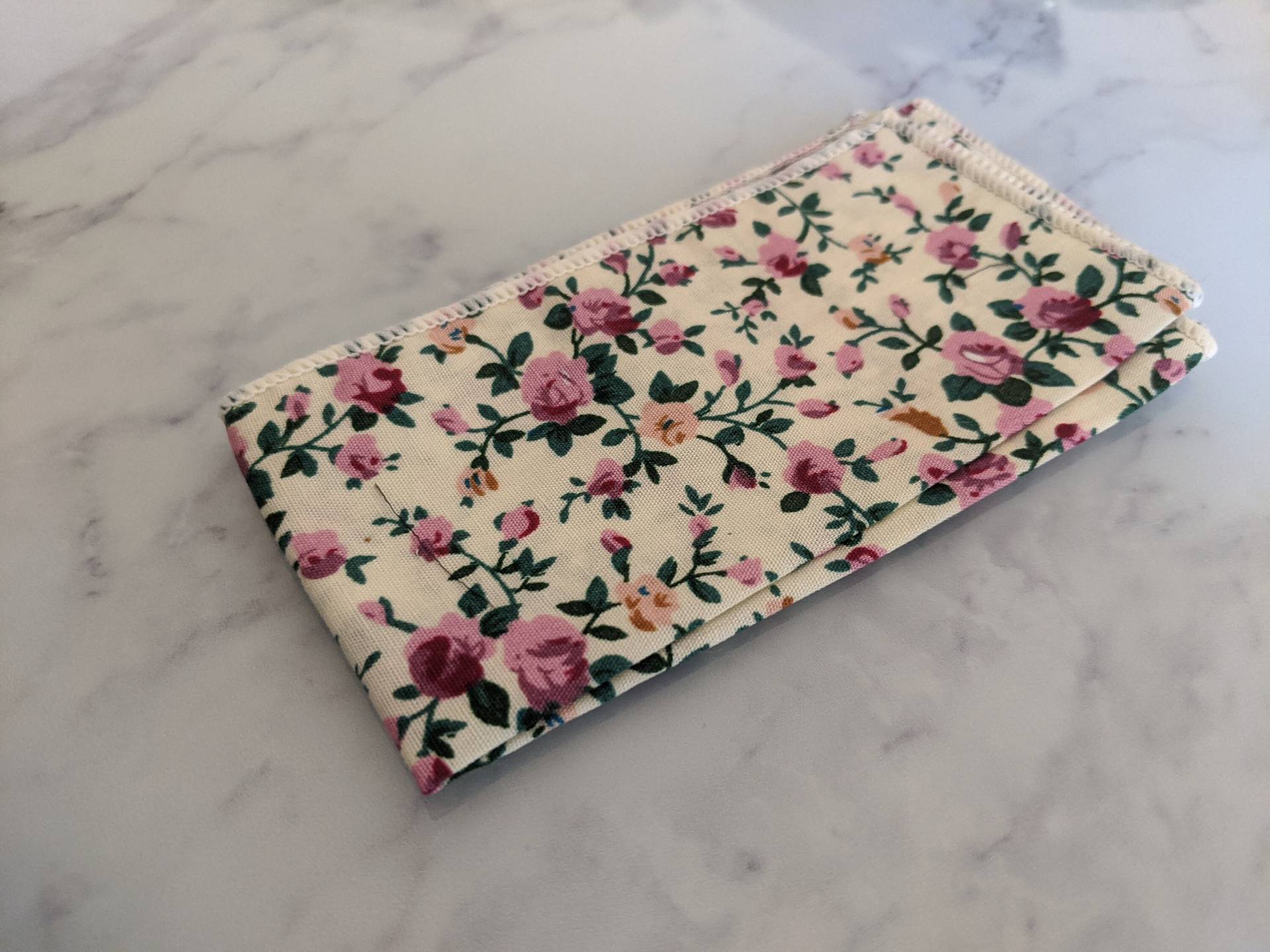 Beige & Lila Floral Pocket Square von LeBonHomme