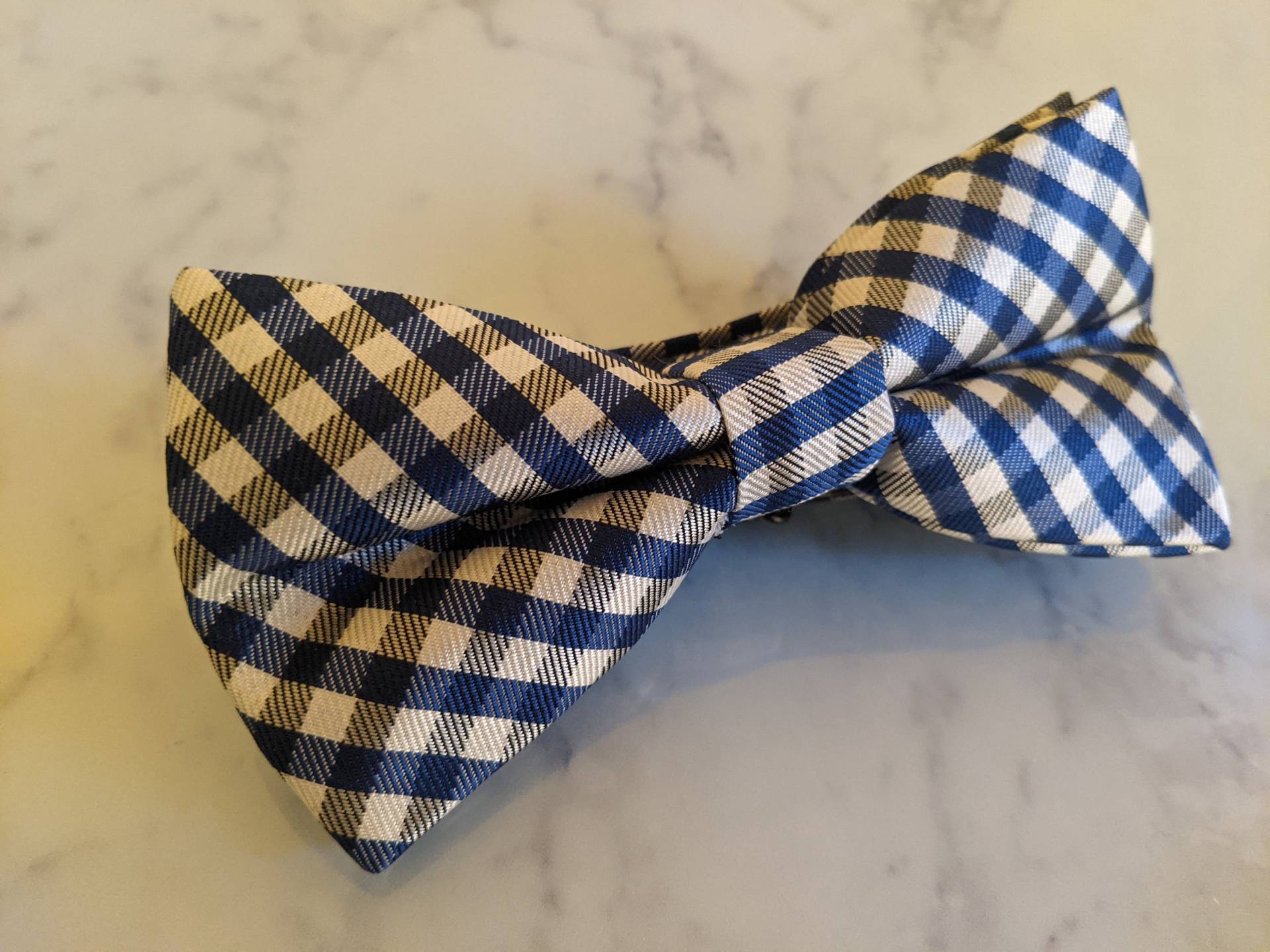 Blau & Weiß Gingham Fliege von LeBonHomme