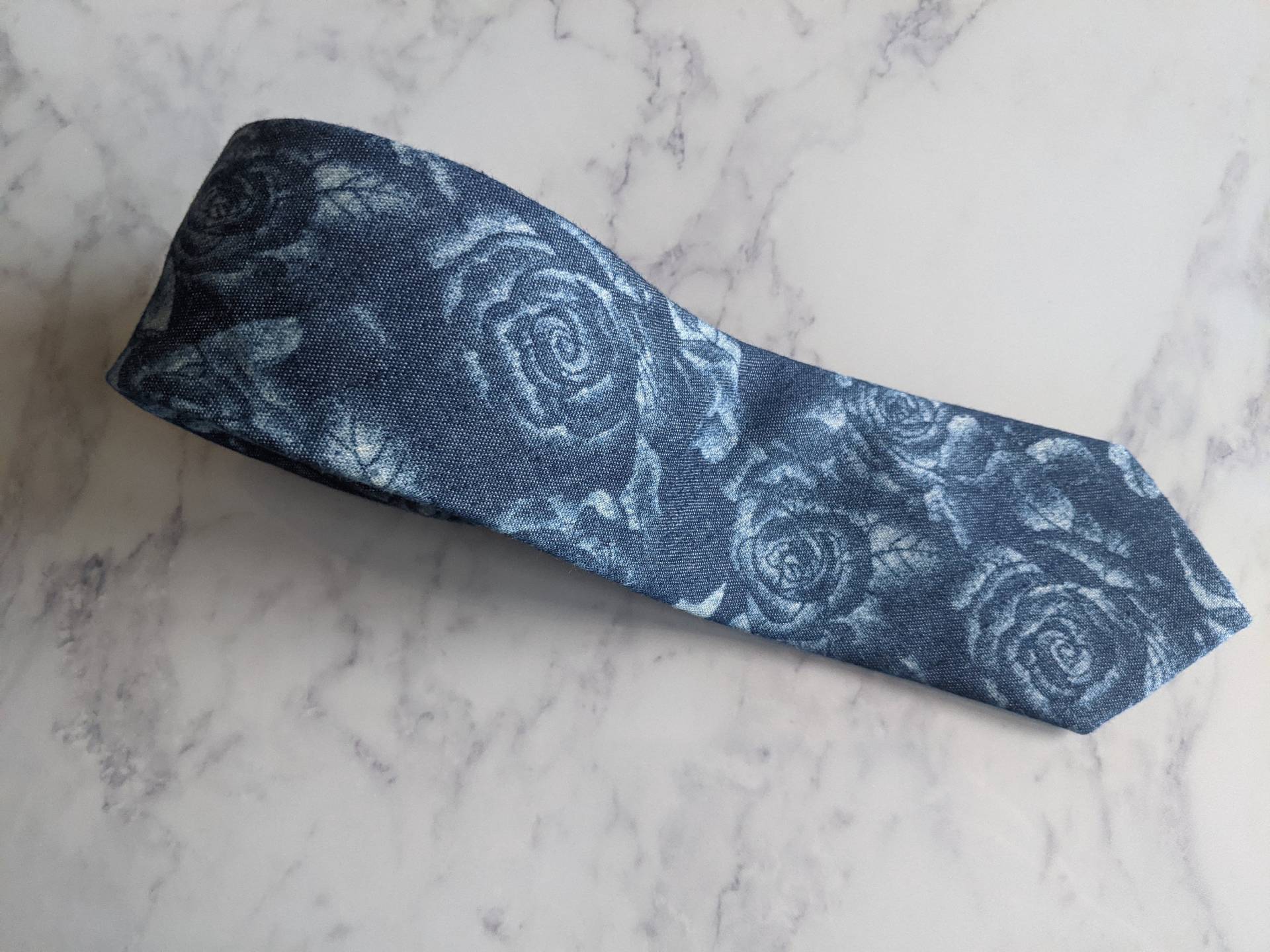 Blaue Florale Baumwoll Krawatte von LeBonHomme