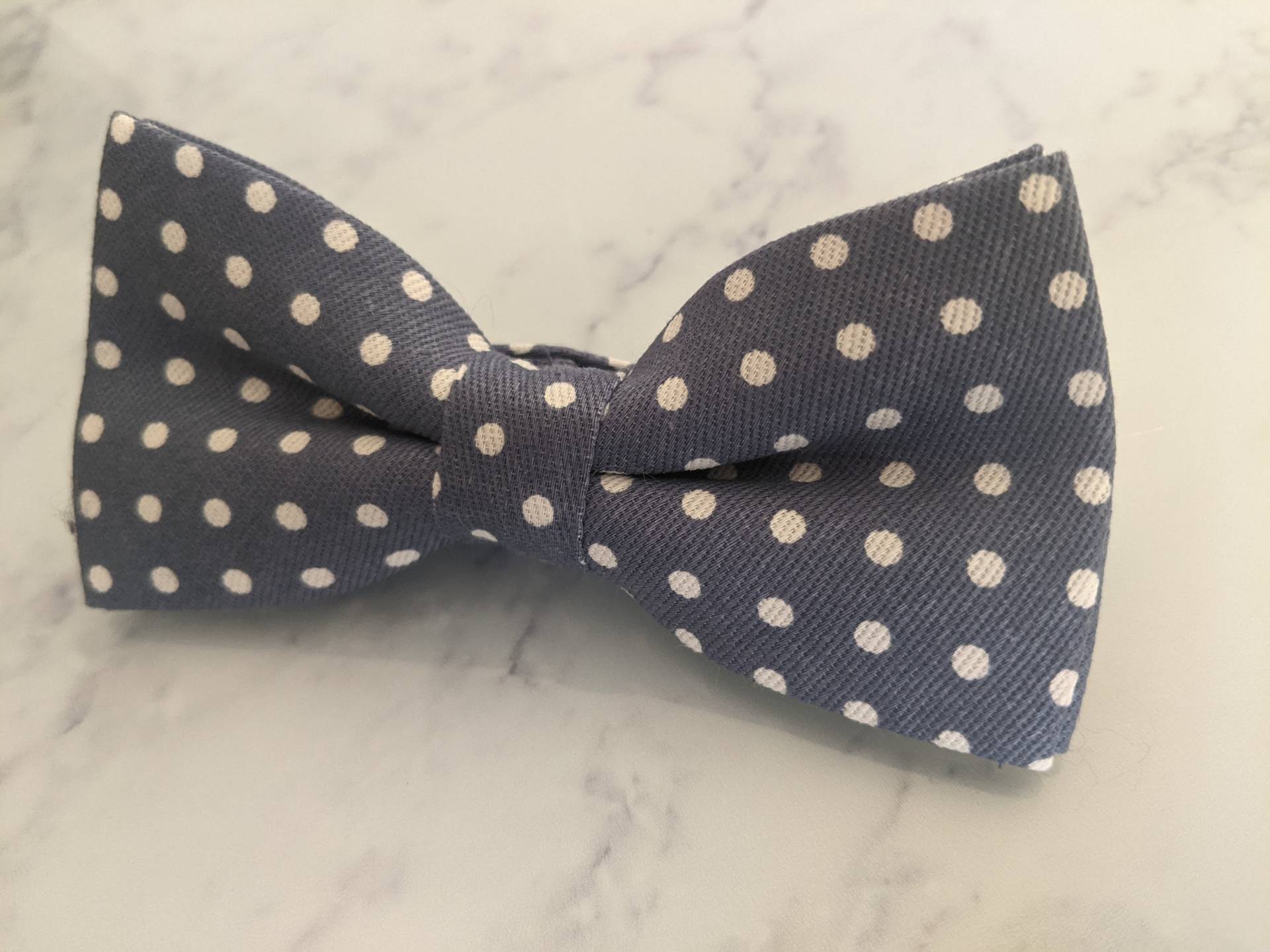 Blaue Polka Dot Fliege von LeBonHomme