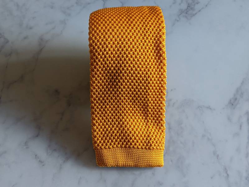 Gelbe Senf Handgemachte Strickkrawatte von LeBonHomme