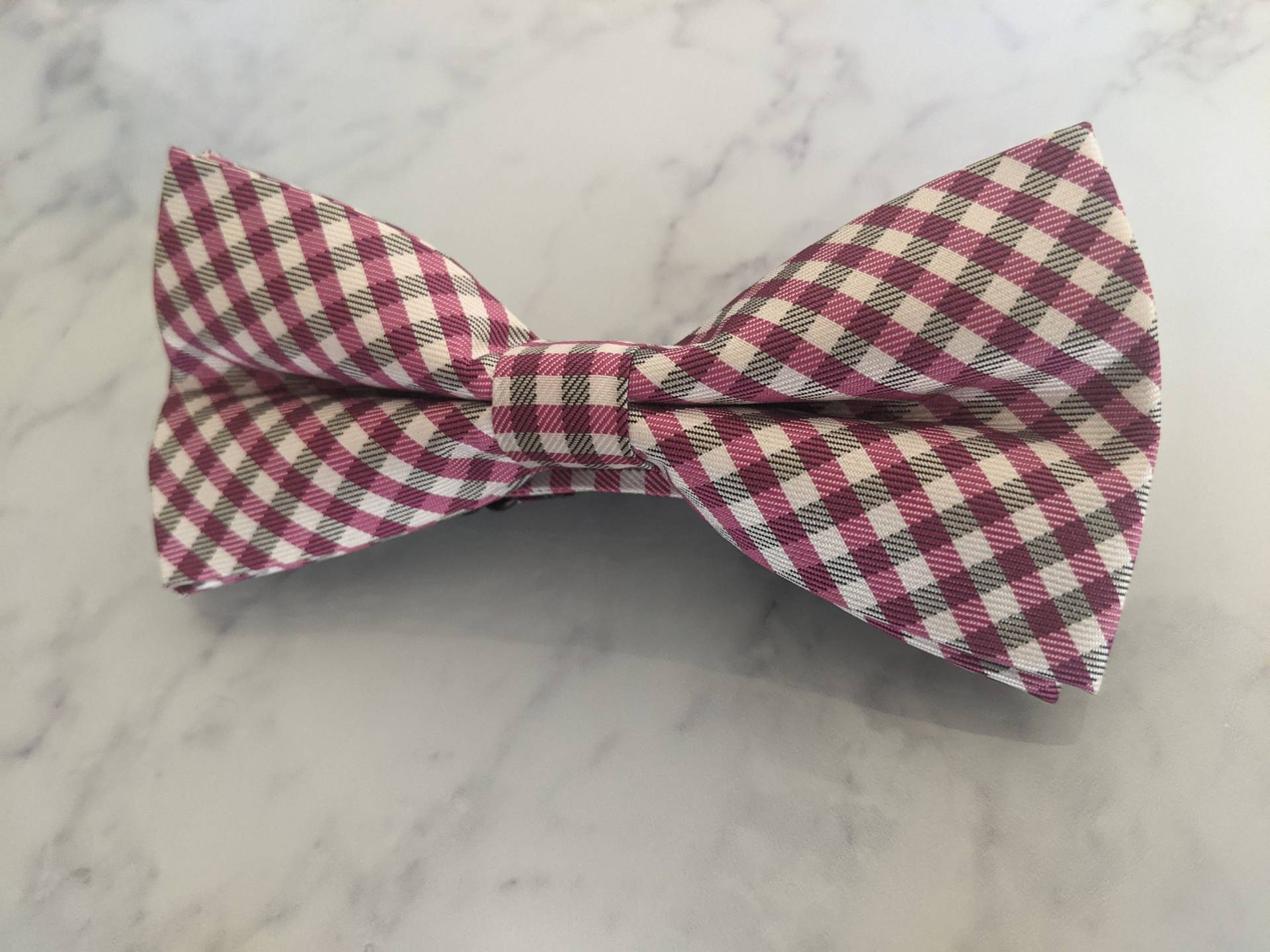 Lila & Weiß Gingham Fliege von LeBonHomme