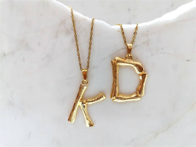 Große Initial Goldkette 18K Überzogener Bambus Buchstabe Anhänger Große Initial Goldkette 18K Überzogener Bambus Buchstabe Anhänger von LeBoudoirByK