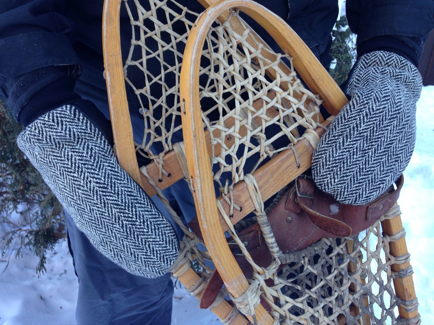 Fäustlinge Aus Wolle Und Leder Fäustlinge Aus Wolle Und Leder von LeBucheronUrbain