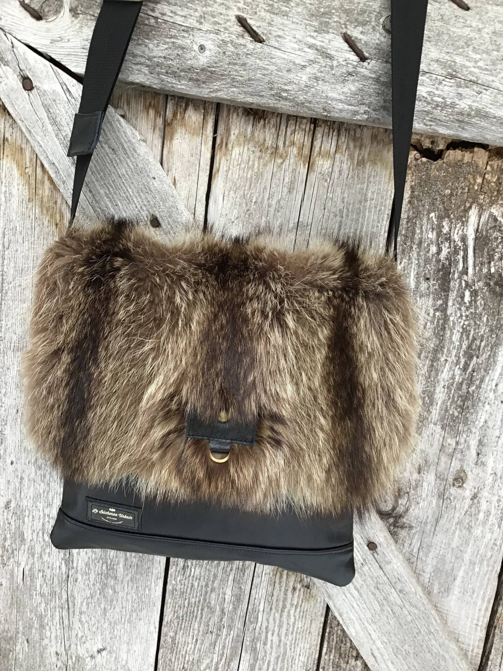 Große Tasche, Wildkatzenfell Große Tasche, Wildkatzenfell von LeBucheronUrbain