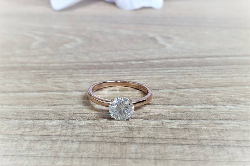 0.5 Karat Runder Moissanit Ring 18K Roségold 6-stift-Verlobung von LeCaineGems