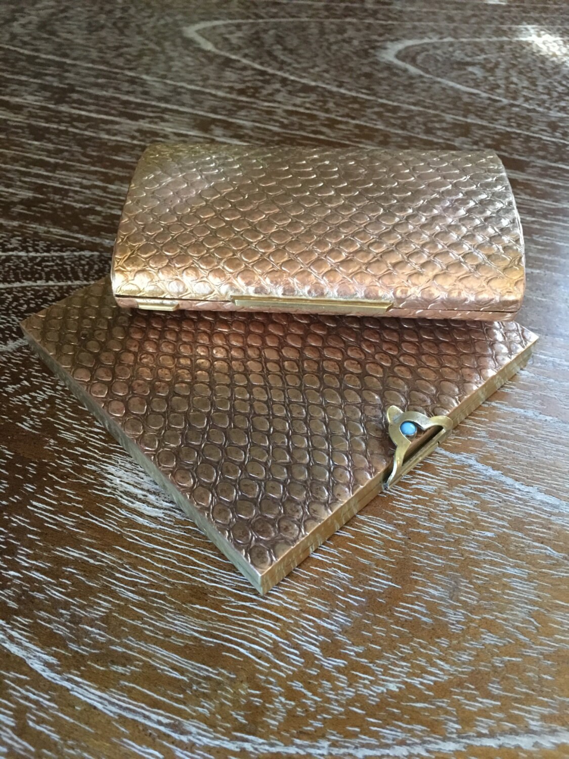 Antik Gold Schlangenleder Compact & Makeup Aufbewahrung Antik Gold Schlangenleder Compact & Makeup Aufbewahrung von LeCastleAntiques