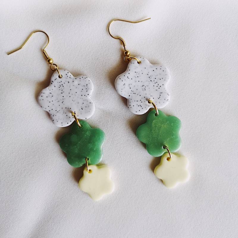 Blumen Ohrringe | Frühlings-Sommer-stil Handgefertigter Schmuck Aus Ton von LeCraftyDesign