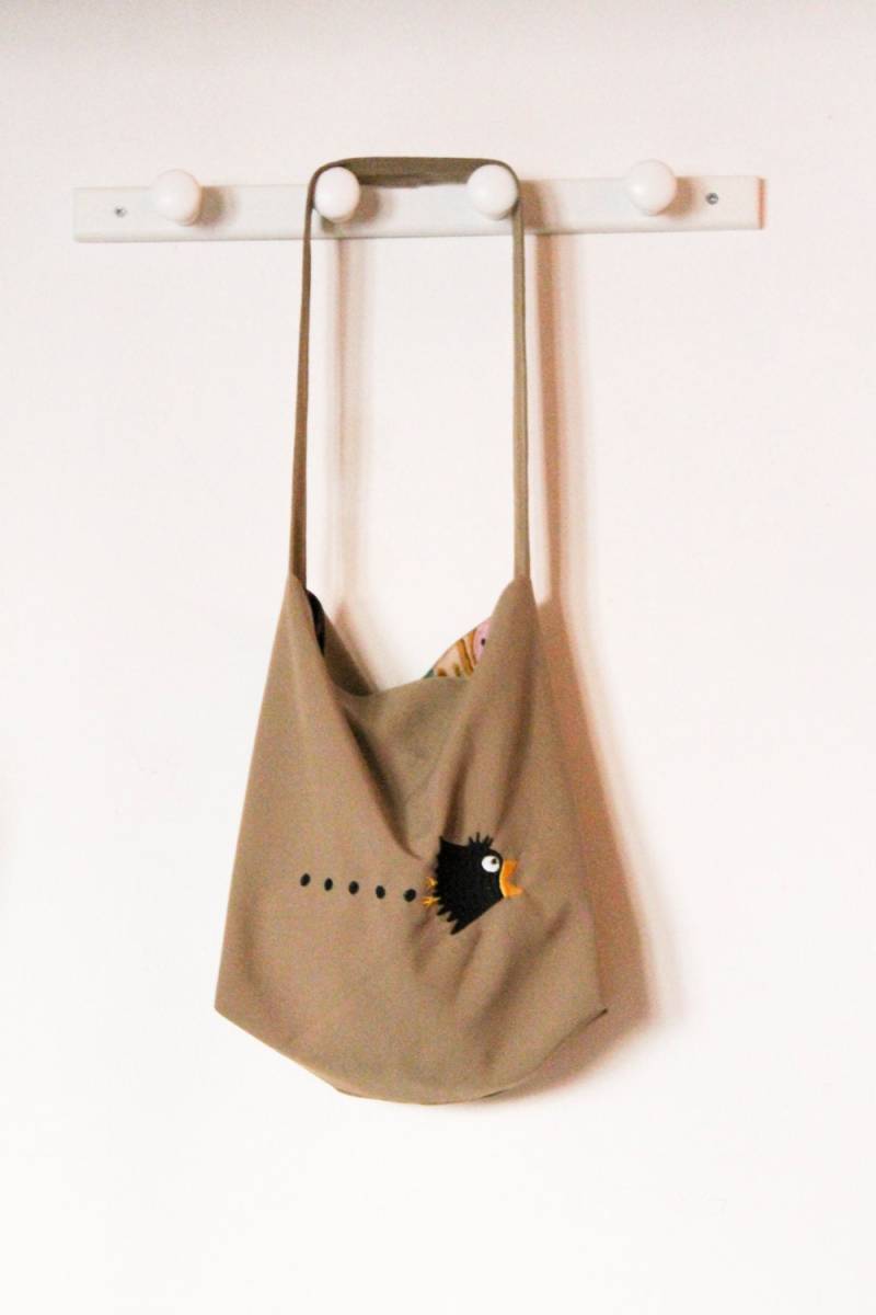 Handtasche Getragen Schulter Große Modell Beige Polyester Leinwand Bestickt Sand Vogel Manga Schwarz Futter Gedruckt Folklo Handtasche Getragen Schulter Große Modell Beige Polyester Leinwand Bestickt Sand Vogel Manga Schwarz Futter Gedruckt Folklo von LeDedArpine