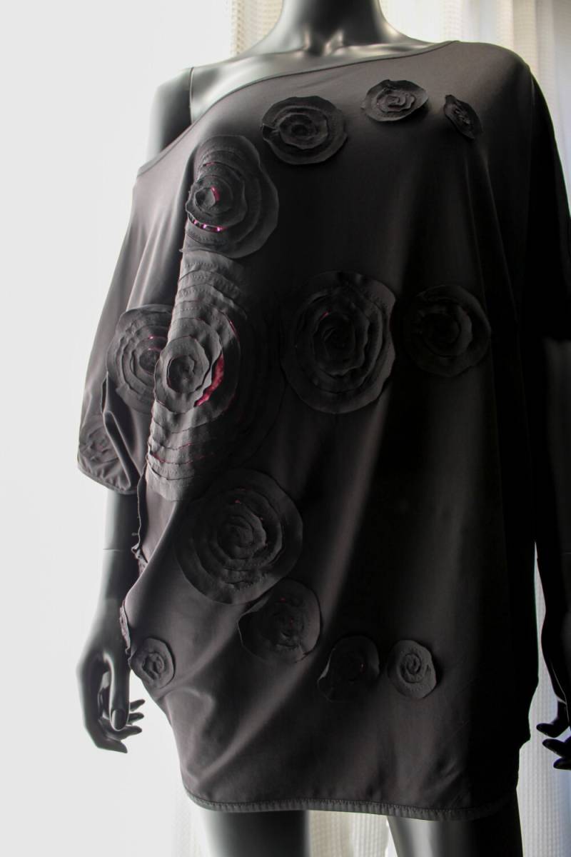 Obere Breite Jersey Lycra Schwarz Frau Bardot Ausschnitt Spirale Gestickt Schwarzer Trikot Beschichtete Print Pink Leopard Pailletten Tm von LeDedArpine