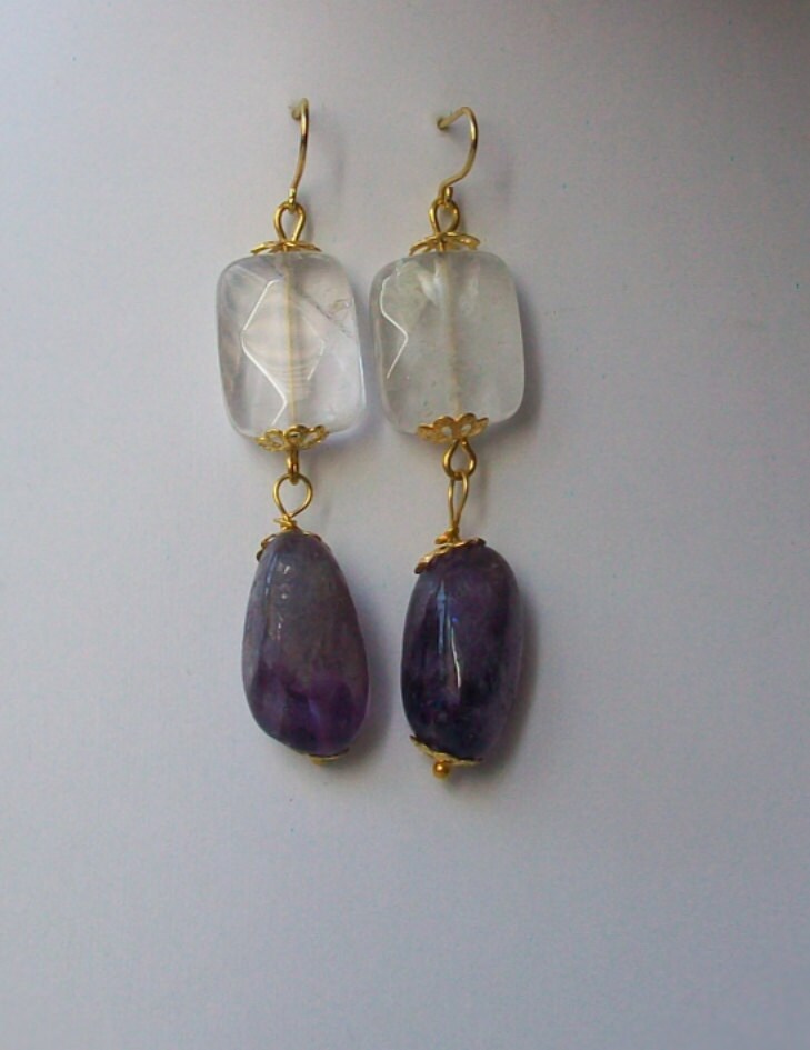 Ohrhänger Mit Bergkristall Und Amethyst, 60 Mm Lang Ohrhänger Mit Bergkristall Und Amethyst, 60 Mm Lang von LeGioiediFramarida