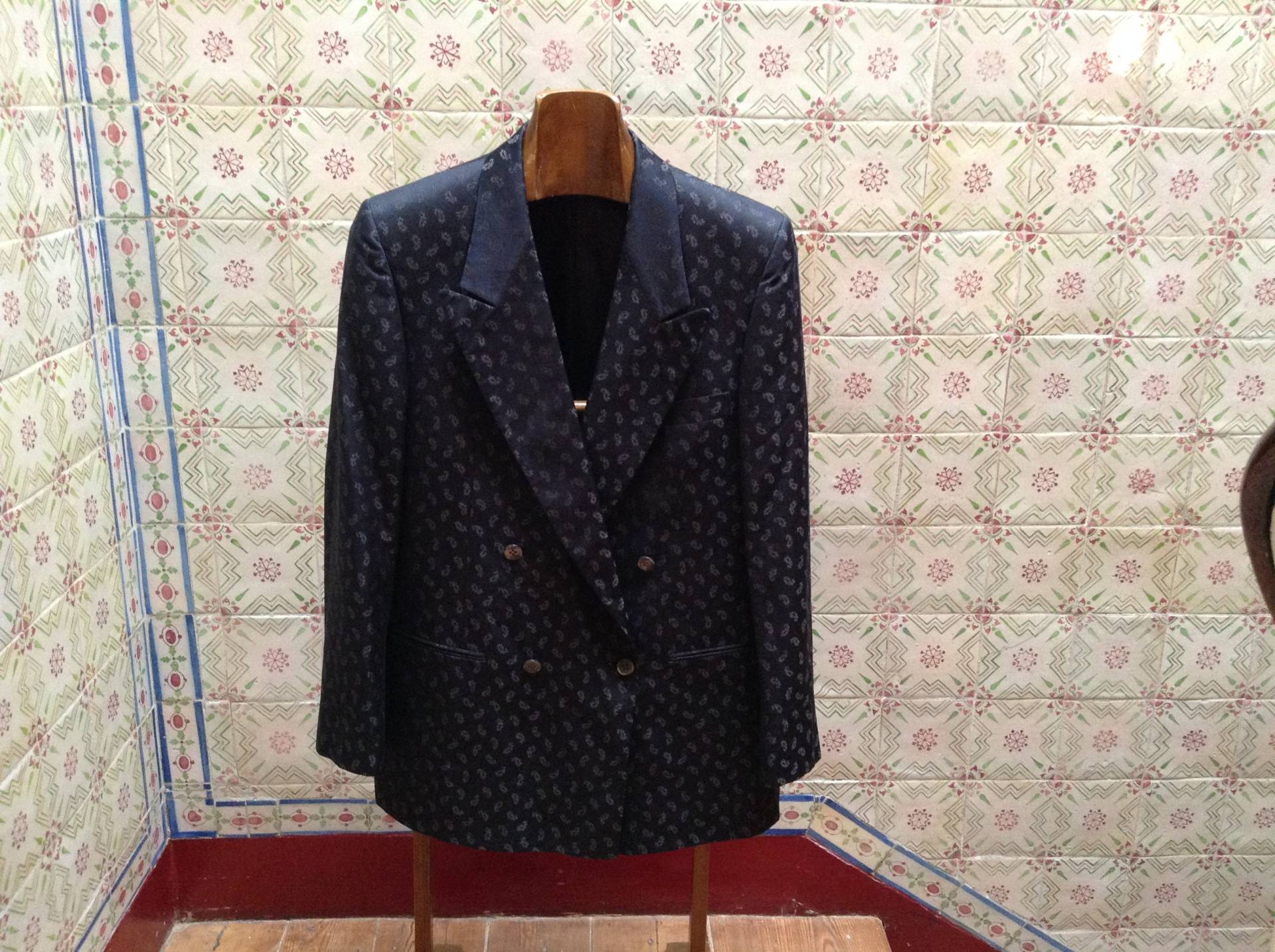 Vintage Herren Charles Jourdan Dupioni Seide Dunkel Blauen Blazer Jacke Vintage Herren Charles Jourdan Dupioni Seide Dunkel Blauen Blazer Jacke von LeGrandPrince