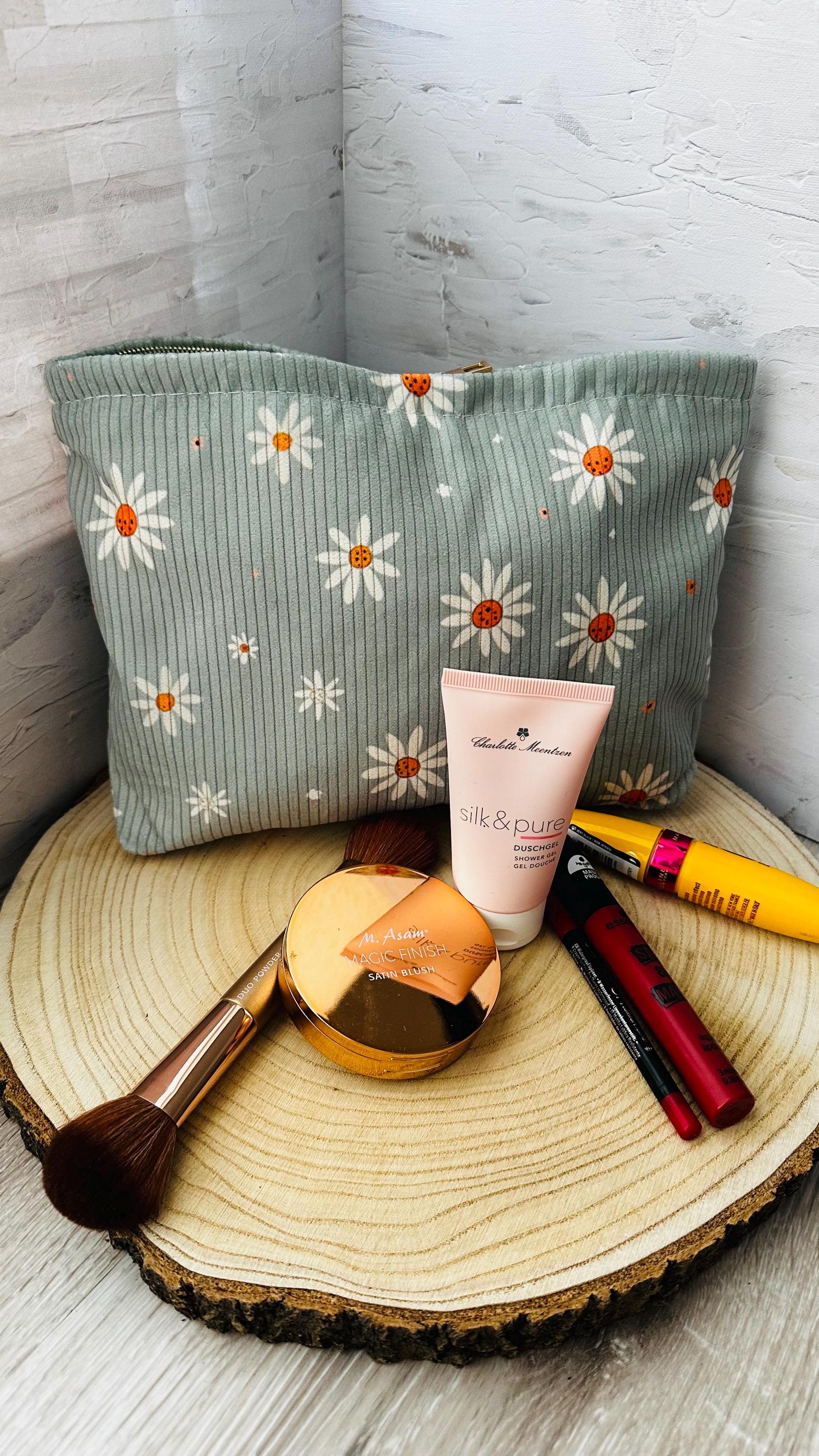 Kosmetiktasche Mintgrün Gänseblümchen | Handgemachter Kulturbeutel Sommerliches Schminktäschchen Beauty Geschenk Für Sie Cordstoff von LeLailaLove