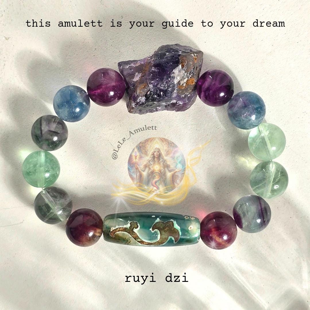 Ruyi Dzi Perle Armband/Wunsch Amulett Zauber/ Spirituellen Schutz Stein Aus Fluorit Mit Roh Amethyst Ruyi Dzi Perle Armband/Wunsch Amulett Zauber/ Spirituellen Schutz Stein Aus Fluorit Mit Roh Amethyst von LeLeAmulett