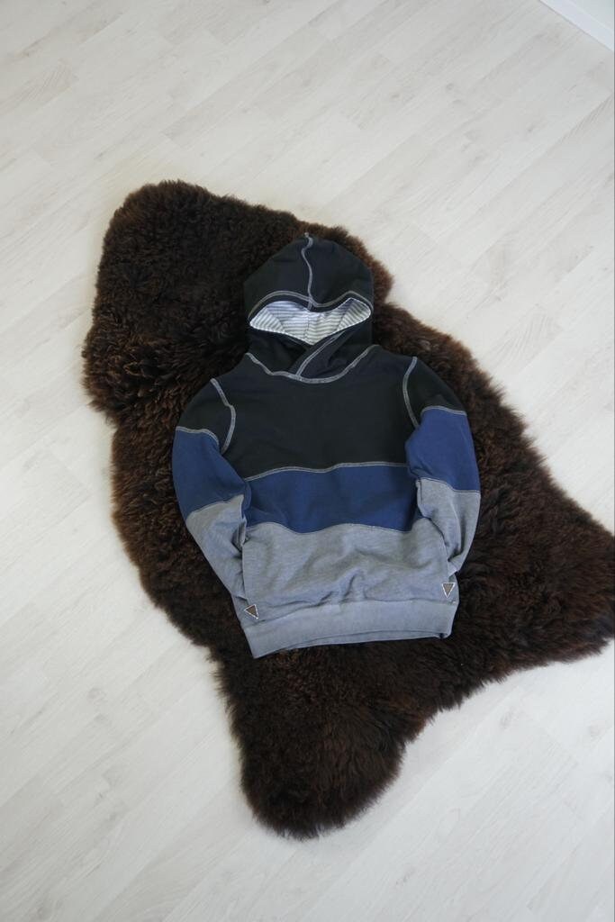 Hoodie Gr.110/116 Einzelstück Upcycling Hoodie Gr.110/116 Einzelstück Upcycling von LeLotti