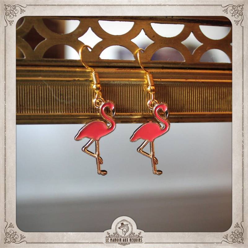 Flamingos Pink Kleine Goldene Ohrringe Farbe Gold Emaille Vögel Flamingo Tropen Federn Tier Ei Karibik Kind Boo011 von LeManoirAuxRequins