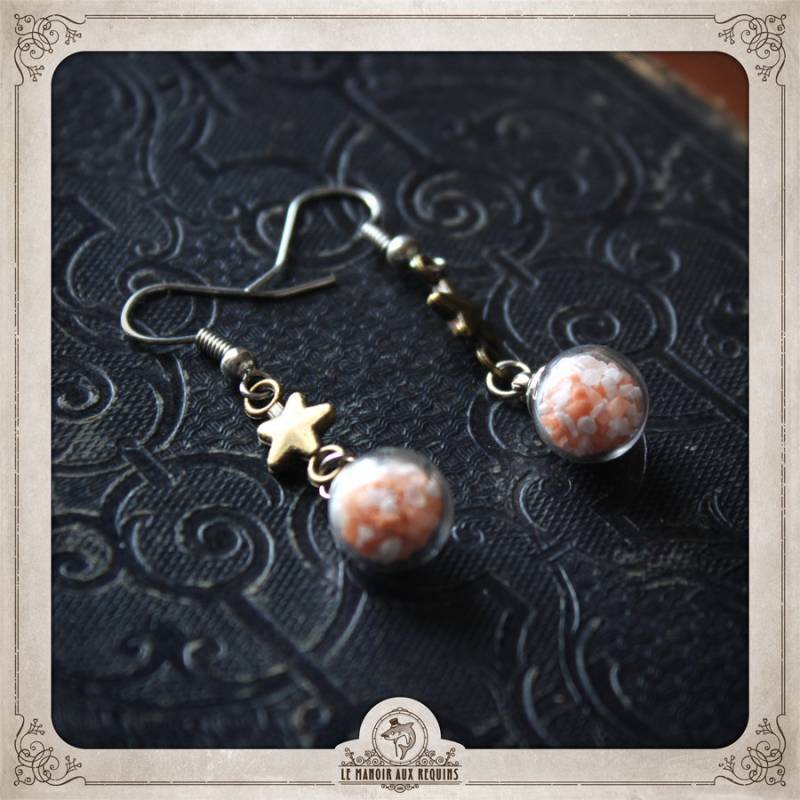 Kugeln Und Sterne, Ohrringe Silber, Bronze, Glas Sandrosa Lachs Weiße Sterne Bov001 von LeManoirAuxRequins