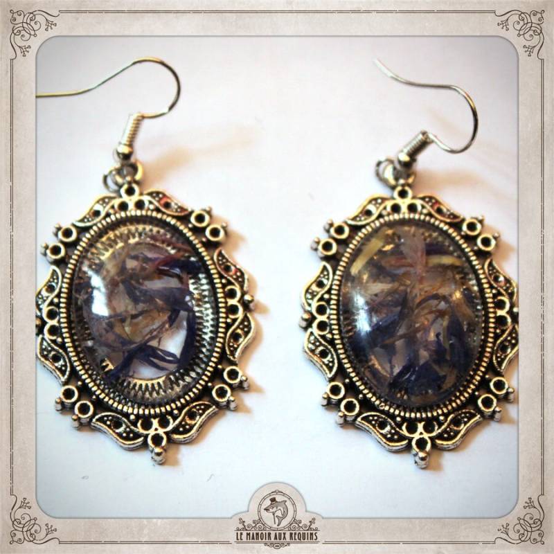 Terrarium Ohrringe Echte Blumen Blütenblätter Blau Lila Beige Silber Oval Transparenter Harz Steampunk Medaillon Cameo Bore051 von LeManoirAuxRequins